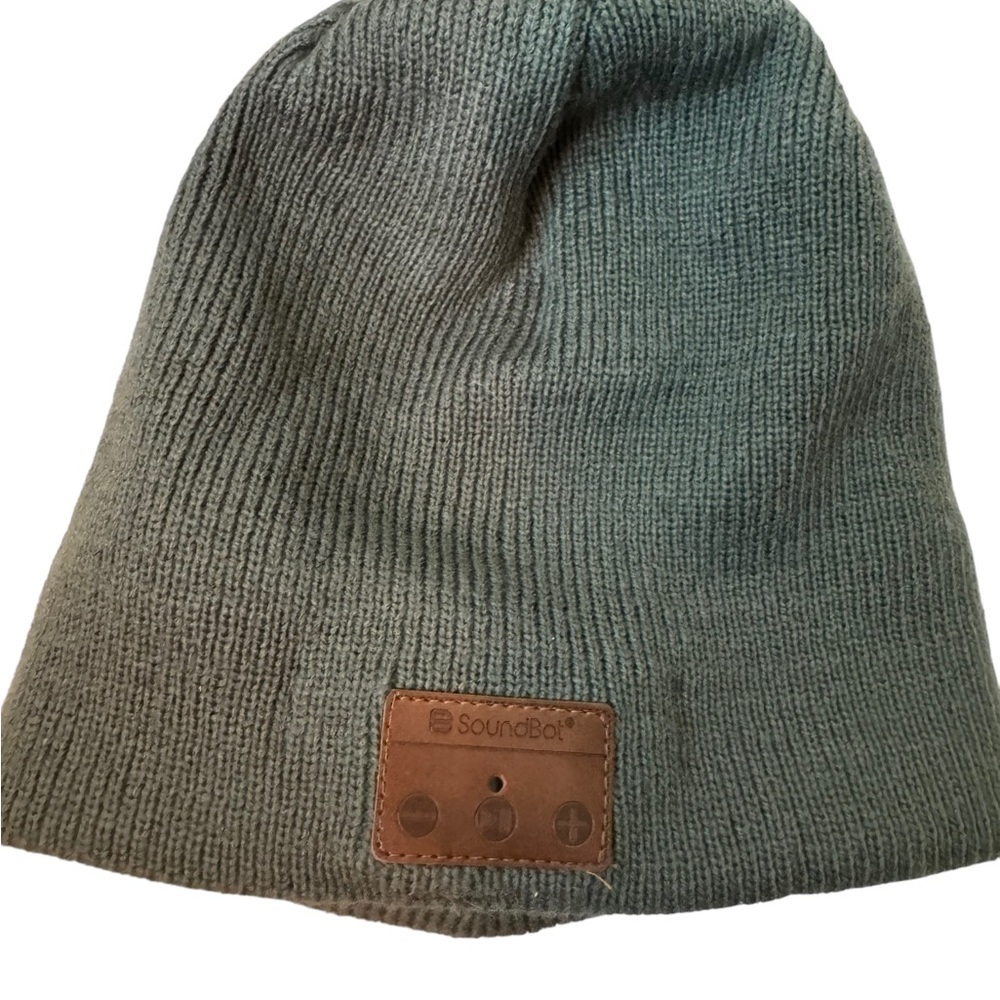Soundbot hidden speakers beanie gray knit